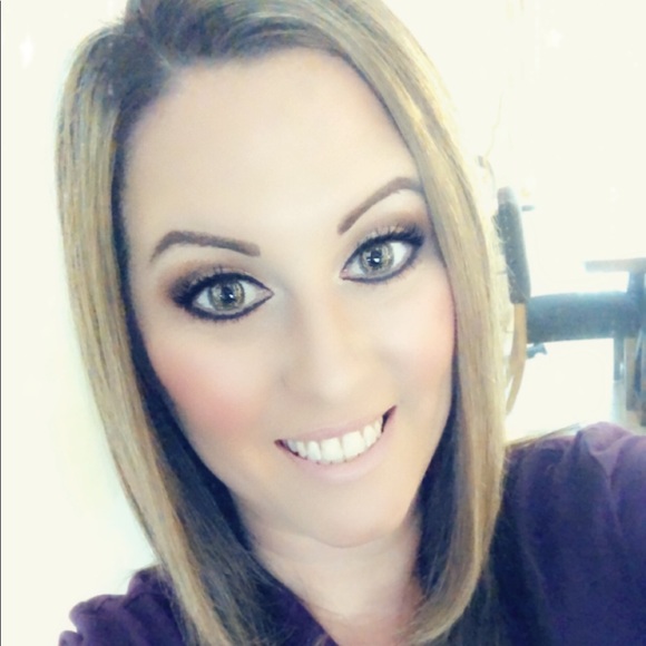 Meet your Posher, Erica - Picture 1 of 1